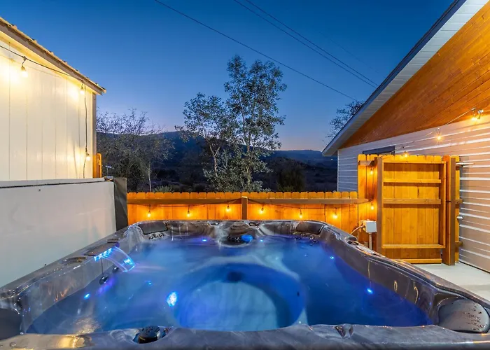 Villa Mountainview Zen Retreat With Hot Tub, Game Room, Close To Old Town *