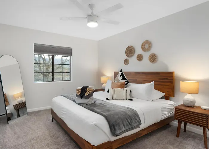 Mountainview Zen Retreat With Hot Tub, Game Room, Close To Old Town Villa
