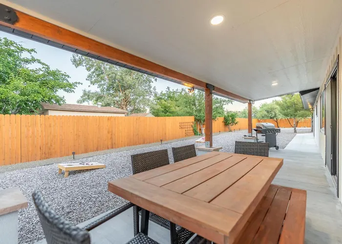 Mountainview Zen Retreat With Hot Tub, Game Room, Close To Old Town Villa